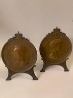 Belles plaques de bronze de 1916 Roi et Reine de Belgique, Antiquités & Art, Enlèvement ou Envoi