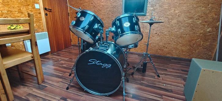 Kit de batterie Stagg — complet et prêt à jouer, Musique & Instruments, Batteries & Percussions, Utilisé, Autres marques, Enlèvement