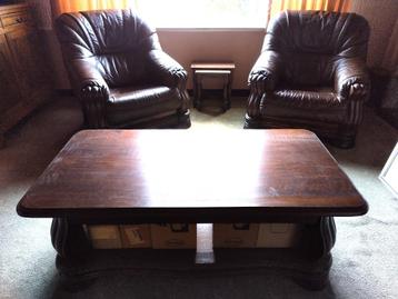 Lederen zetels + salontafel beschikbaar voor biedingen