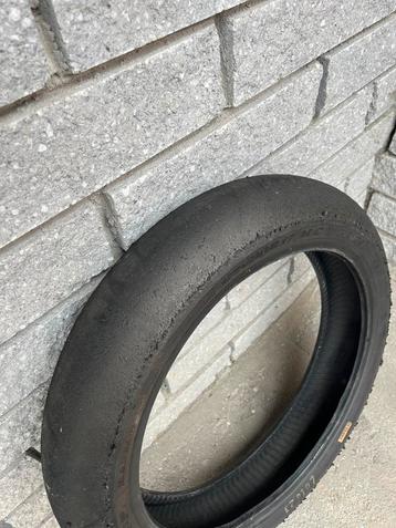 Pneus avant slick beschikbaar voor biedingen