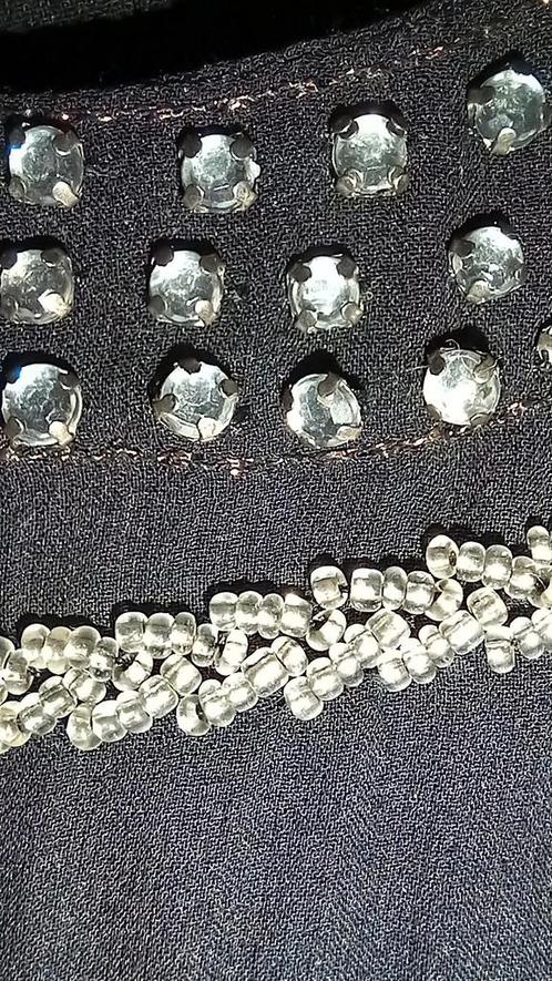 Nieuwe avondjurk geheel geborduurd met strass steentjes, M., Kleding | Dames, Jurken, Nieuw, Ophalen of Verzenden