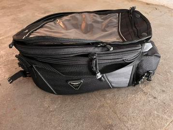 Triumph tank bag beschikbaar voor biedingen