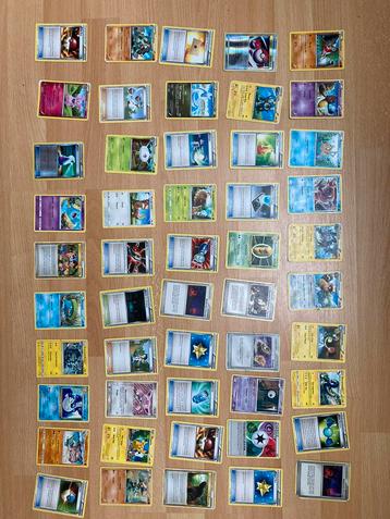 Lot de 50 cartes Pokémon beschikbaar voor biedingen