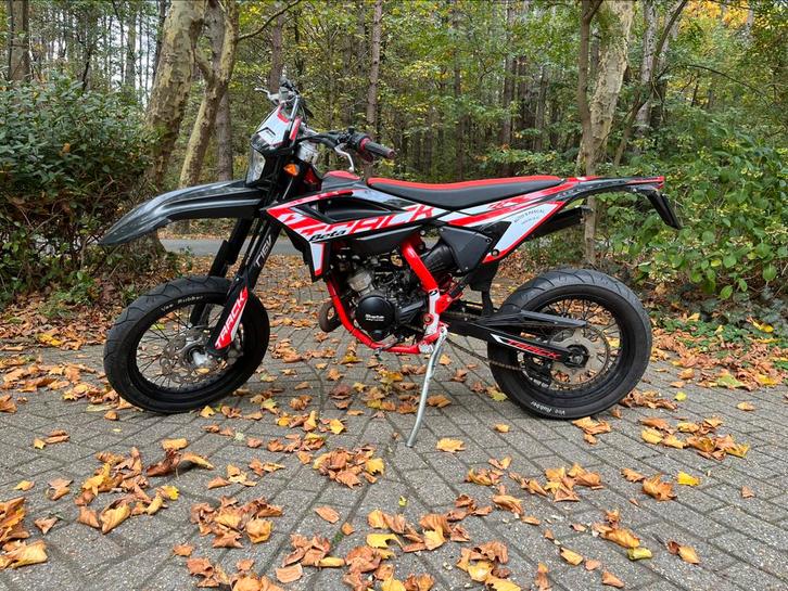 Beta rr50 track 2024, Fietsen en Brommers, Brommers | Crossbrommers, Zo goed als nieuw, Ophalen