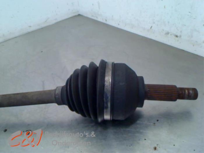 Aandrijfas rechts-voor van een Renault Trafic, Auto-onderdelen, Remmen en Aandrijving, Renault, Gebruikt, 3 maanden garantie, Ophalen of Verzenden