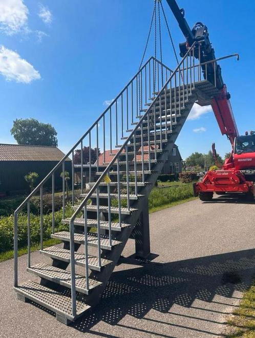 Gegalvaniseerde bordestrap steektrap wenteltrap trap trappen, Auto diversen, Autogereedschap, Ophalen of Verzenden