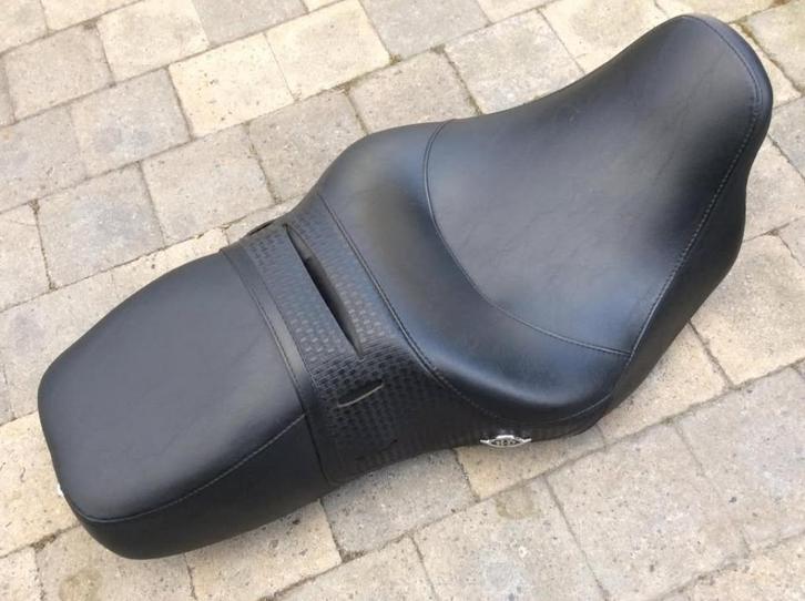 Siège Harley Touring en parfait état, Motos, Pièces | Harley-Davidson, Utilisé, Enlèvement ou Envoi