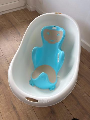 Baignoire et transat de baignoire bébé beschikbaar voor biedingen