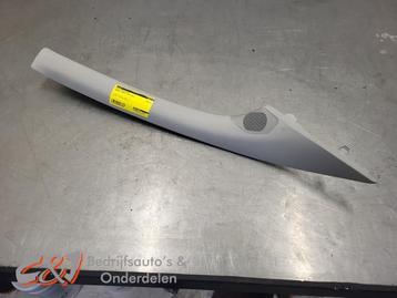 Stijl rechts-voor van een Renault Trafic (OYKPN) beschikbaar voor biedingen