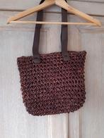 Bruin gevlochten schoudertas 33 x28 cm, Handtassen en Accessoires, Tassen | Damestassen, Ophalen, Zo goed als nieuw, Bruin, Handtas