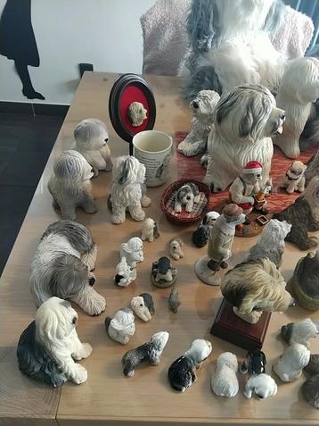 Verzameling beeldjes bobtail/ Old English sheepdog.