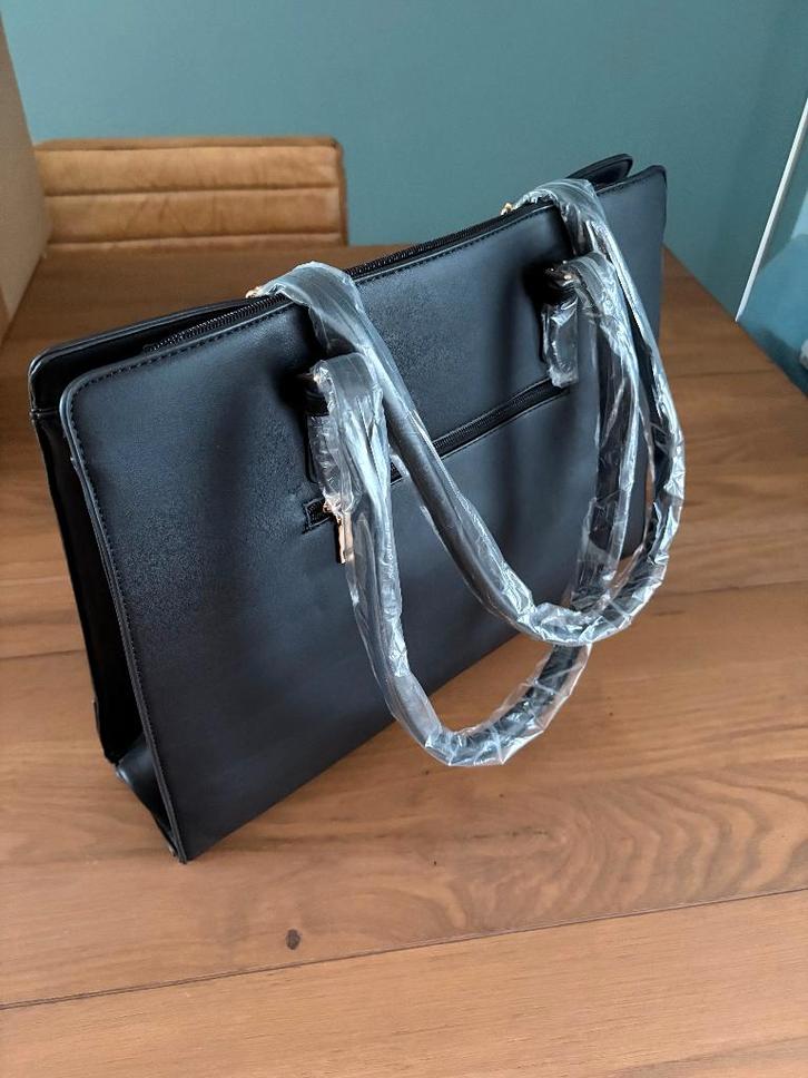 Handtas groot zwart - nieuw!, Handtassen en Accessoires, Tassen | Damestassen, Nieuw, Handtas, Zwart, Ophalen of Verzenden