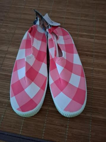chaussures aquatiques « Archimede » taille 36, Neuf, Archimede, Enlèvement ou Envoi, Chaussures de natation
