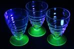 Doyen - 3 wijnglazen met voet in uranium glas - art deco, Ophalen of Verzenden