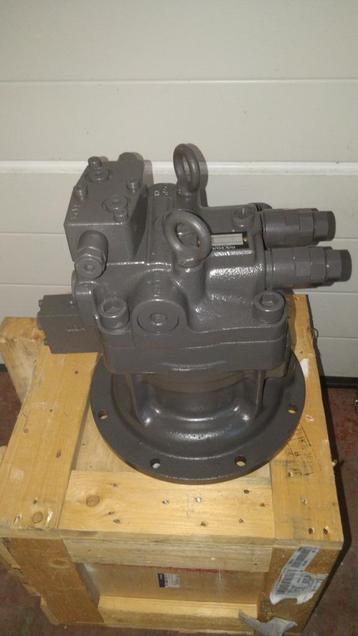 hydraulische volvo zwenkmotor M5 X 130 CHB  10A 30C/270-122 beschikbaar voor biedingen