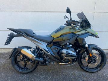 BMW R 1300 GS gewrapt in kaki groen beschikbaar voor biedingen