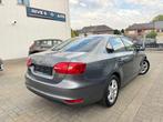 Volkswagen Jetta 1.6 TDI DSG Blue Motion * 1 JAAR GARANTIE *, Auto's, Euro 5, Gebruikt, Zwart, 4 cilinders