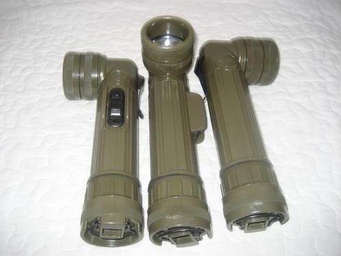 Lampe de poche militaire TL-122 avec filtres, Collections, Objets militaires | Général, Armée de terre, Enlèvement ou Envoi