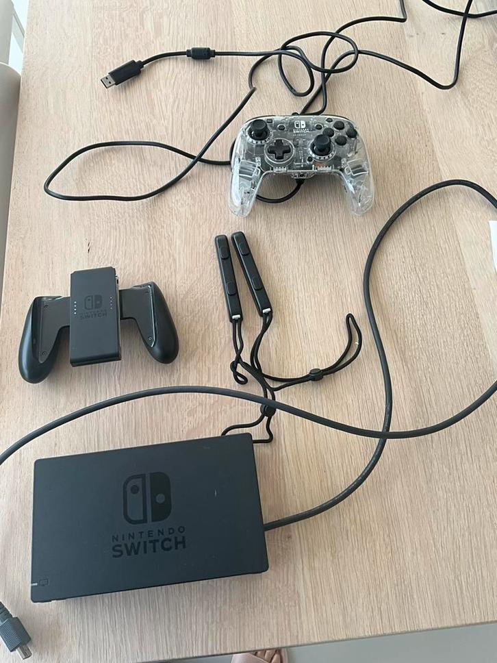 Nintendo switch accessoires voor TV-verbinding, Games en Spelcomputers, Games | Nintendo Switch, Zo goed als nieuw, Ophalen