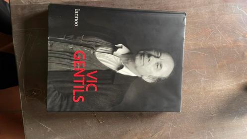 Titel:  Vic Gentils – Hardcover kunstboek in nieuwstaat, Boeken, Kunst en Cultuur | Beeldend, Nieuw, Beeldhouwkunst, Ophalen