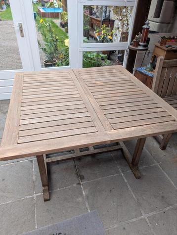 Tuintafel teak beschikbaar voor biedingen