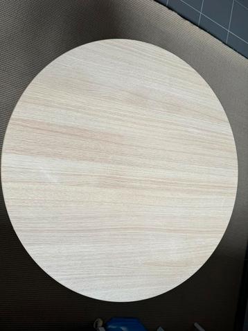 Degelijke ronde tafel  diameter 80 cm