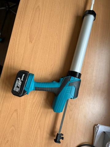 Ciliconepomp met 18v batterij makita beschikbaar voor biedingen