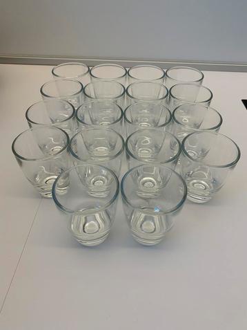 16 nieuwe borrel glaasjes beschikbaar voor biedingen