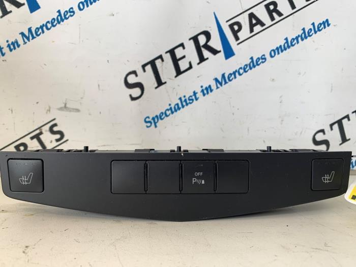 Stoelverwarmings Schakelaar van een Mercedes C-Klasse, Auto-onderdelen, Interieur en Bekleding, Mercedes-Benz, Gebruikt, 3 maanden garantie