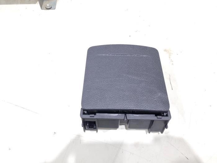 Bekerhouder van een Volkswagen Golf, Auto-onderdelen, Interieur en Bekleding, Volkswagen, Gebruikt, 3 maanden garantie, Ophalen of Verzenden