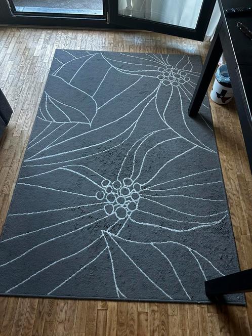 tapis gris 133x200 cm, Huis en Inrichting, Stoffering | Tapijten en Vloerkleden, Zo goed als nieuw, Grijs, Ophalen