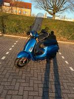 Vespa sprint 2020 (a-klasse), Fietsen en Brommers, Ophalen, Overige modellen, Klasse A (25 km/u), Zo goed als nieuw