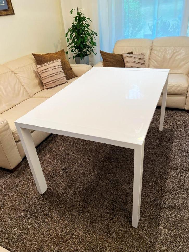 Belle table à manger extensible blanche, Maison & Meubles, Tables | Tables à manger, Comme neuf, 50 à 100 cm, 200 cm ou plus, Cinq personnes ou plus