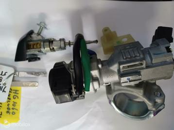 Contactslot + sleutel Hyundai i30 II ('12-'18) 81900G2D00 beschikbaar voor biedingen