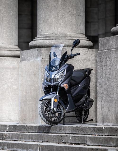 Ydra Seven E-moto (125cc), Motos, Motos | Marques Autre, Particulier, Scooter, jusqu'à 11 kW, 3 cylindres, Enlèvement