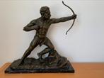 Belle statue en bronze, Enlèvement