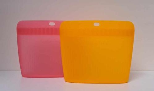 Tupperware™ « Ultimate Silicone Bag » small - 540 ml x 2, Huis en Inrichting, Keuken | Tupperware, Nieuw, Bak of Kom, Geel, Paars