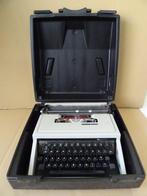 Olivetti Dora typemachine vintage typemachine Olivetti Dora, Diversen, Typemachines, Ophalen of Verzenden, Gebruikt