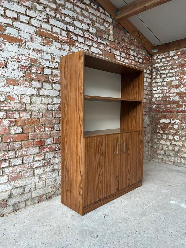 Vintage design kast, Huis en Inrichting, Kasten | Vitrinekasten, Zo goed als nieuw, Ophalen