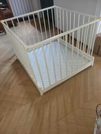 Witte houten babybox met vinyl achtergrondmat - Wit/blauw, Kinderen en Baby's, Ophalen, Gebruikt