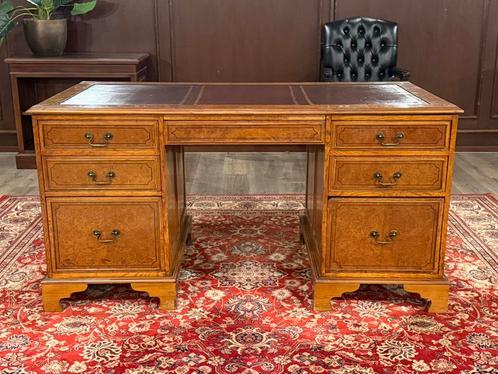 Klassiek Engels bureau #472, Huis en Inrichting, Bureaus, Zo goed als nieuw, Bureau, Ophalen of Verzenden