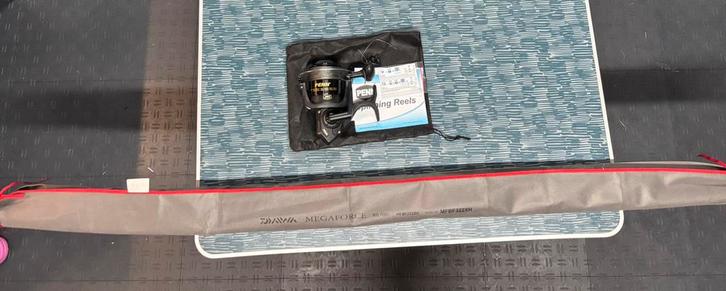 Gloednieuwe Daiwa Megaforce BigFish + Penn Wrath, Watersport en Boten, Hengelsport | Roofvissen, Zo goed als nieuw, Complete set