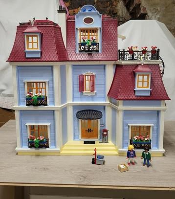 Playmobil ensemble Maison 70205 + Divers sets disponible aux enchères