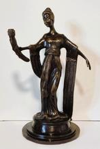 Bronzen beeld van elegante Dame., Antiek en Kunst, Ophalen of Verzenden, Brons
