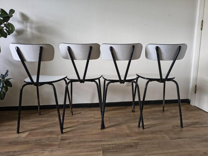 4 formica retro stoeltjes jaren 50 (plus één gratis), Verzamelen, Retro, Huis en Inrichting, Ophalen