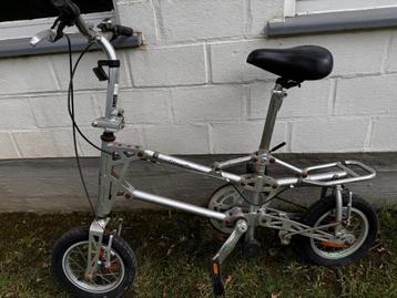 2 vélos pliables avec sacs de transport