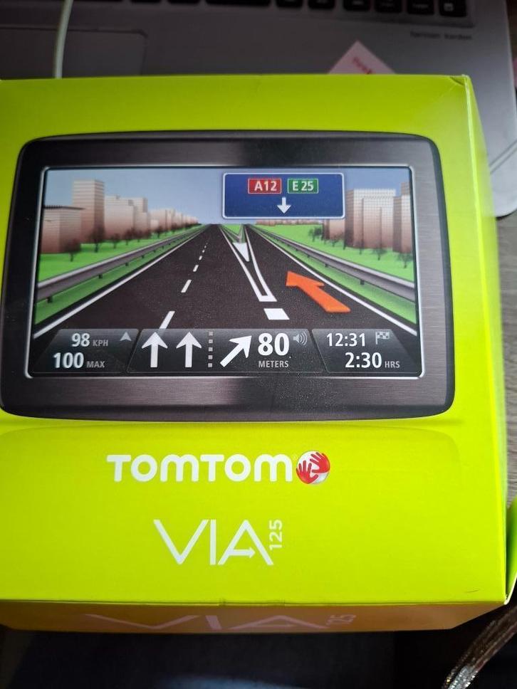 TOM TOM VIA LIVE 125, Auto diversen, Auto-accessoires, Zo goed als nieuw, Ophalen