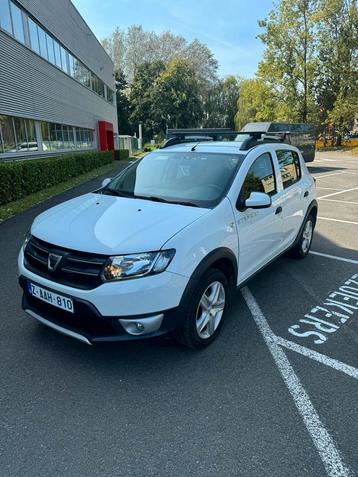 Dacia sandero  disponible aux enchères