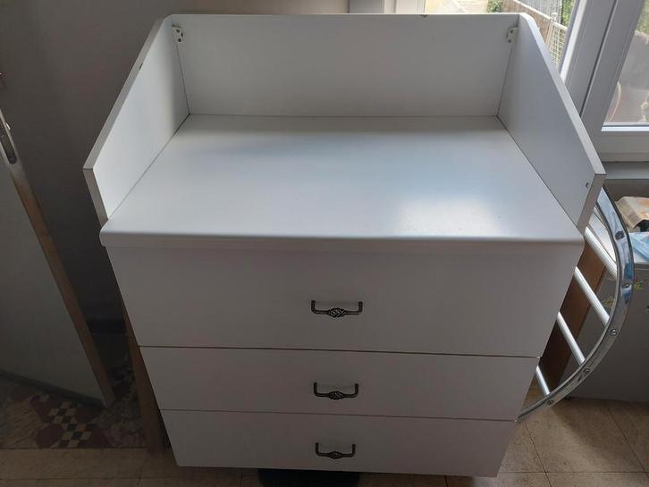 Verzorging tafel met bad, Kinderen en Baby's, Kinderkamer | Commodes en Kasten, Gebruikt, Commode, 105 cm of meer, 100 cm of meer