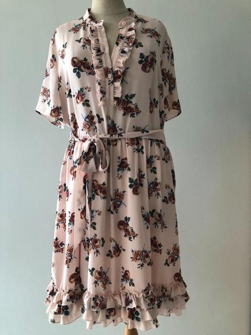 Bloemenkleed of kleed met ruitjes, Kleding | Dames, Jurken, Zo goed als nieuw, Maat 46/48 (XL) of groter, Beige, Ophalen